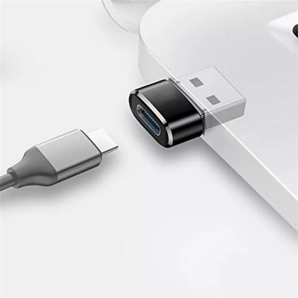 Regleta de 4 enchufes para montaje en pared, 4 enchufes múltiples USB con  interruptor, mayor protección táctil, conector múltiple USB C para oficina,  hogar, 1,8 m, color blanco : : Electrónica